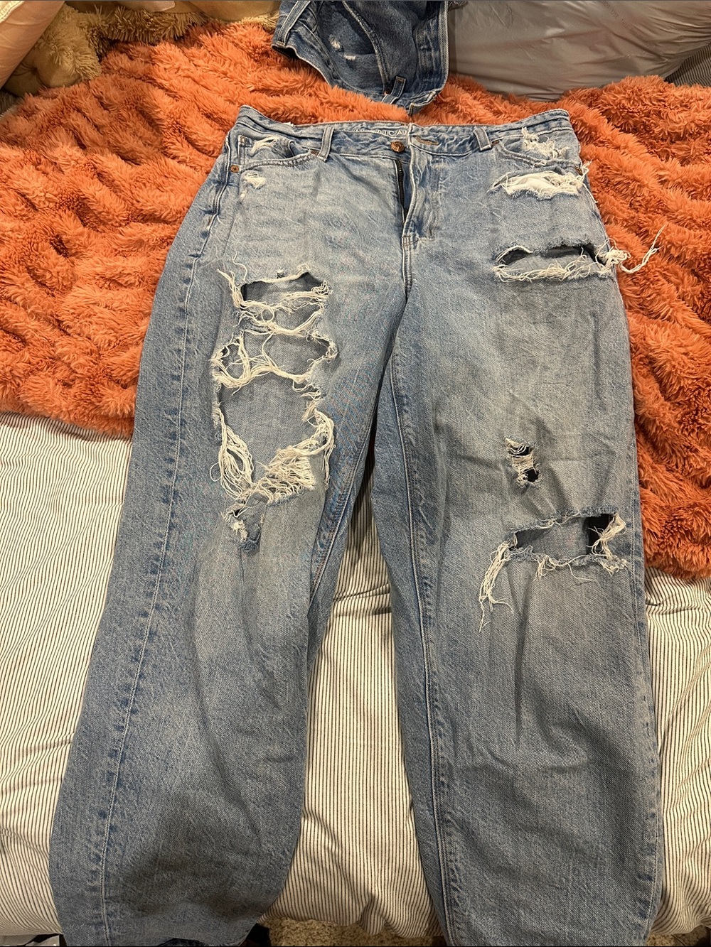 Women’s Light Blue Distressed Jeans